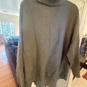 Chic Green Oversized Turtleneck Sweater